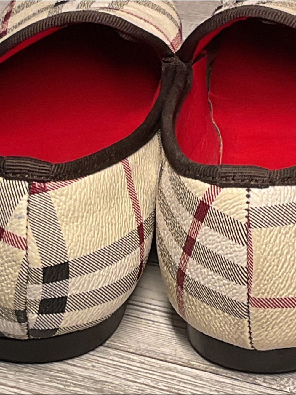 Burberry Cream Plaid Slip-On Loafers with Red Interior size 39, women US9-9.5 - Picture 4 of 11